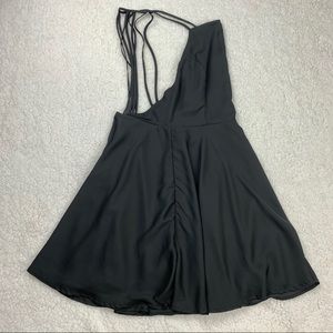 Lulu’s Women’s Sexy Little Black Dress Light Use